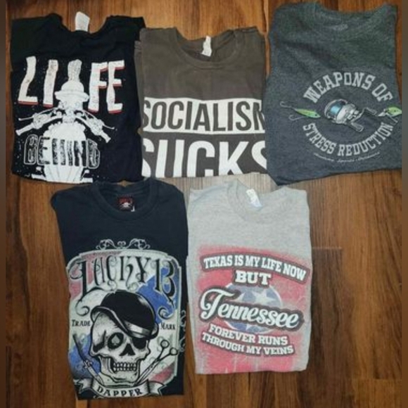 Lot of 5 Sz M Mens T-Shirts NWOT and Gently Worn